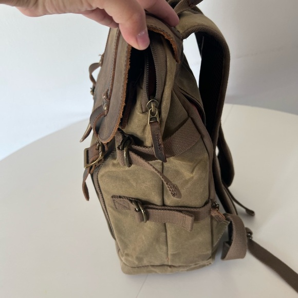 Waxed Canvas & Leather Khaki Color DSLR Camera Bag & Lens Lens Backpack - Picture 3 of 16